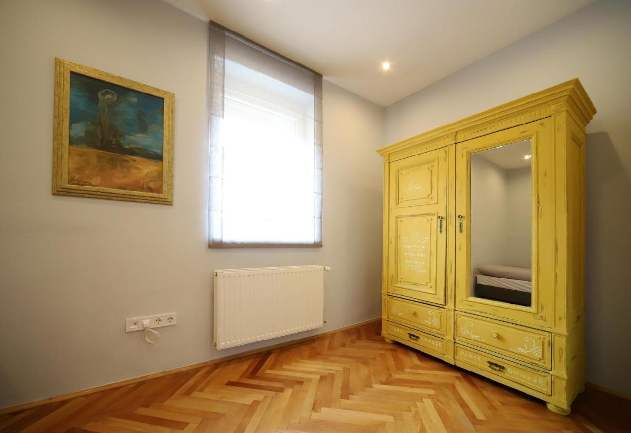 エゲルDenis Apartmanアパートメント エクステリア 写真