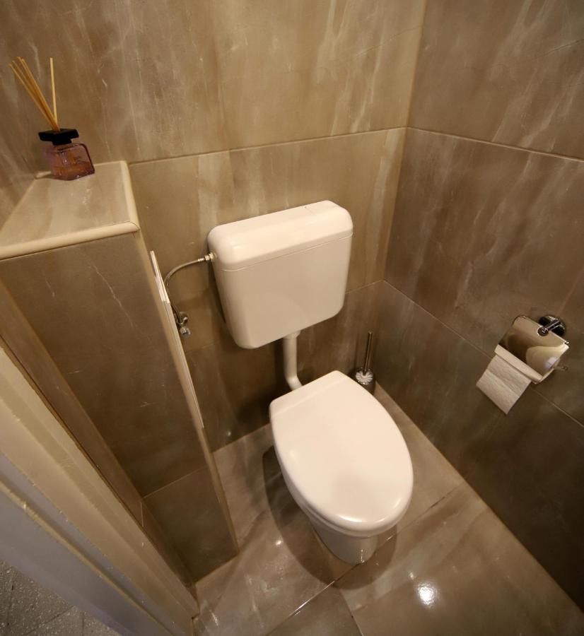 エゲルDenis Apartmanアパートメント エクステリア 写真