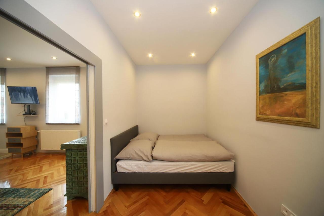 エゲルDenis Apartmanアパートメント エクステリア 写真